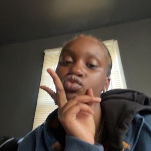 Meet your Posher, Amira